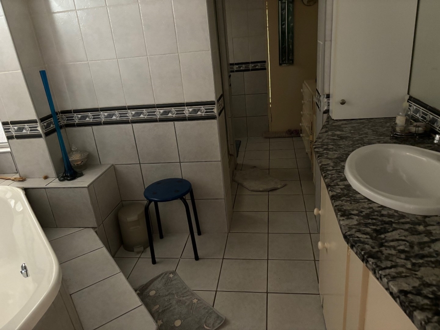 4 Bedroom Property for Sale in Wilkoppies North West